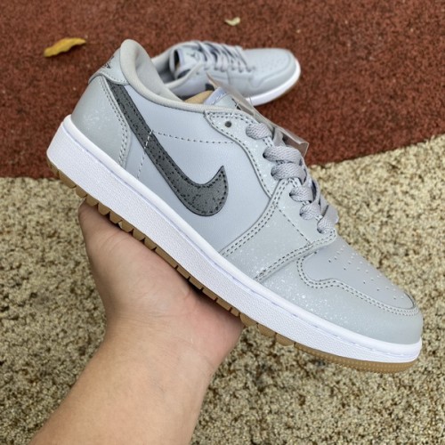 Jordan 1 Retro Low Golf Wolf Grey Gum