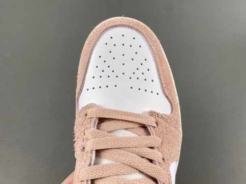 Jordan 1 Mid SE Legend Pink