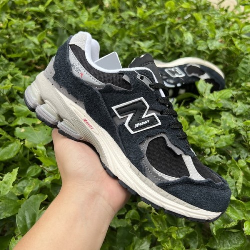 New Balance 2002R Protection Pack Black Grey