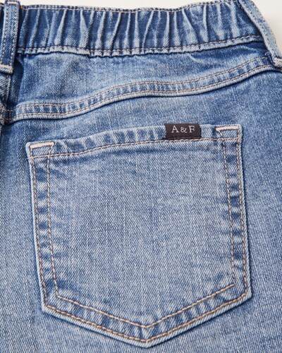 Abercrombie & Fitch Mid Rise Midi Shorts