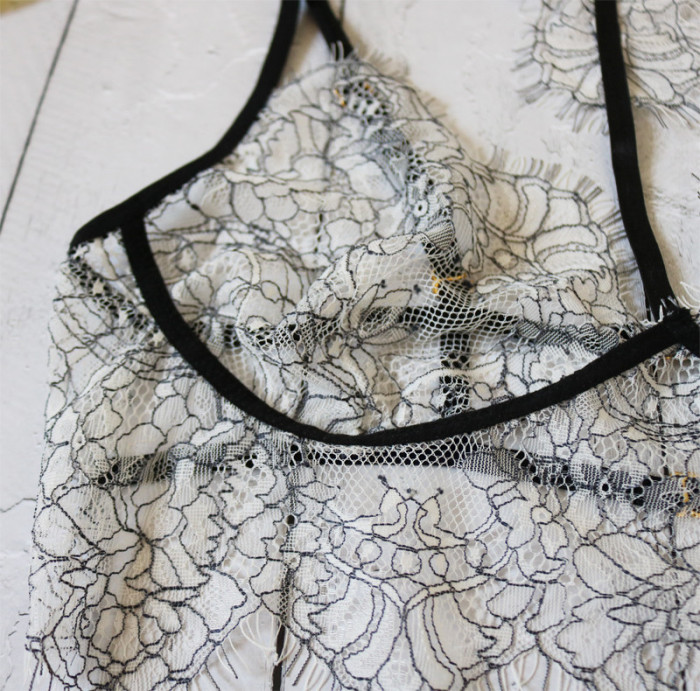 Wholesale Women Eyelash Lace Bra Halter Strappy Triangle Panties Set