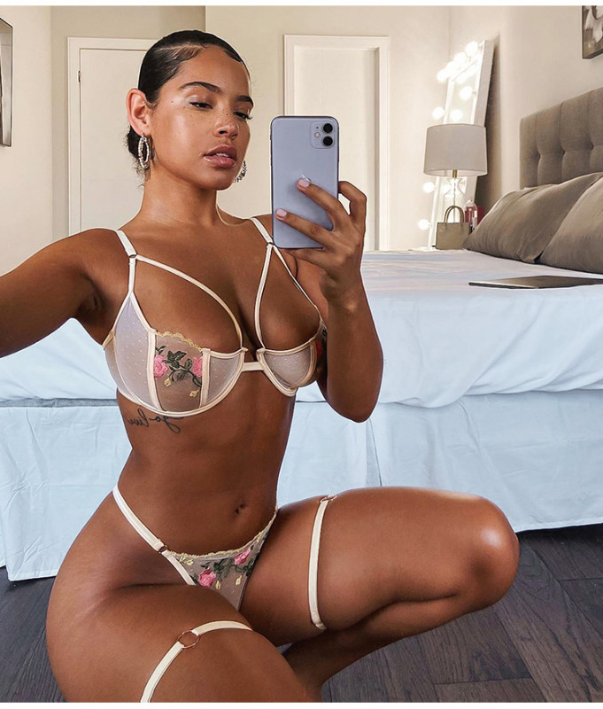 Best Sexy Lingerie Three Pieces Sets Flower Embroidery Bralette Garter Belt