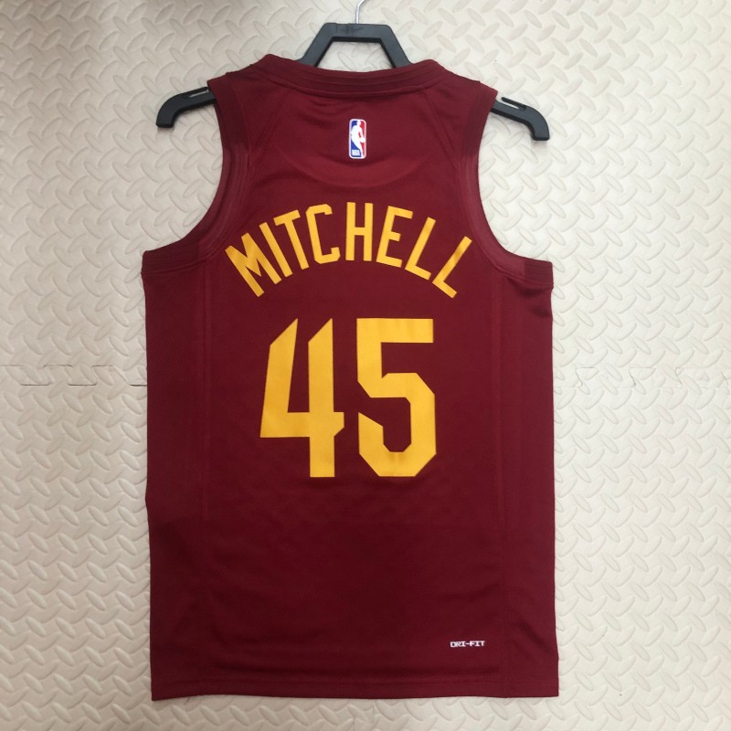 Cleveland Cavaliers away 22-23 #MITCHELL 45
