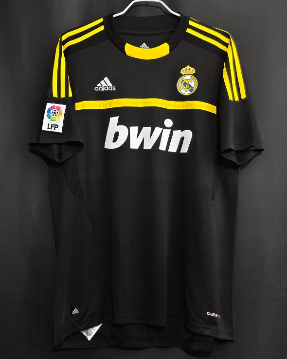 Real Madrid 2011-2012 goalkeeper black retro #710