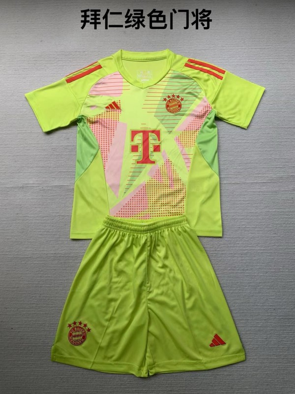 Bayern Munich goalkeeper green kid adult with shorts 24-25