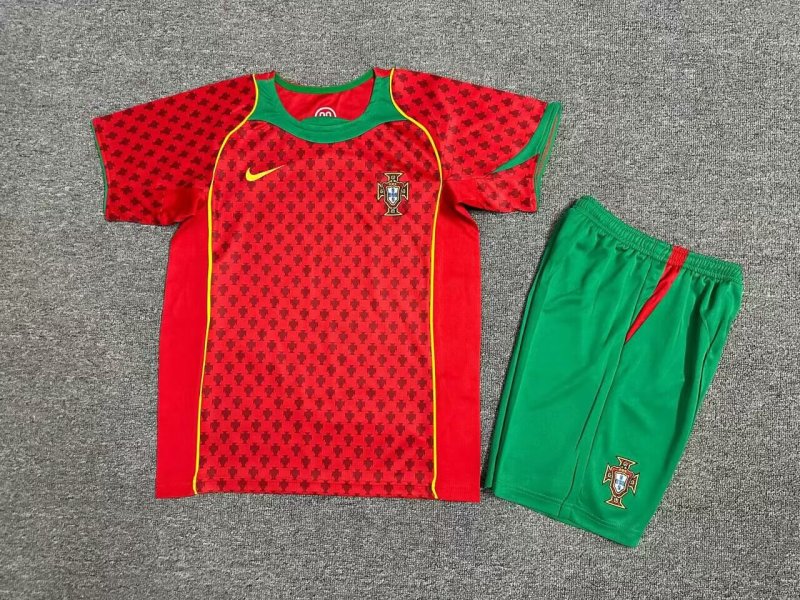 Portugal 2004 home kid