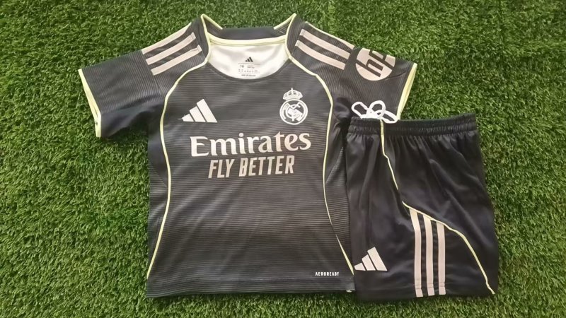 Real Madrid away  kid 25-26