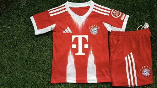 FC Bayern Munich home kid 25-26