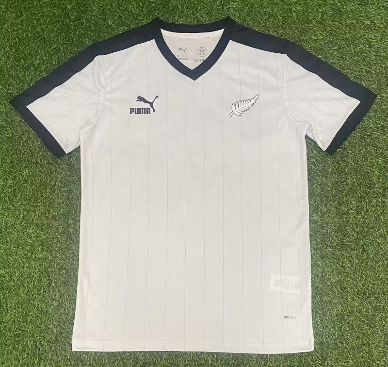 New Zealand white 25-26