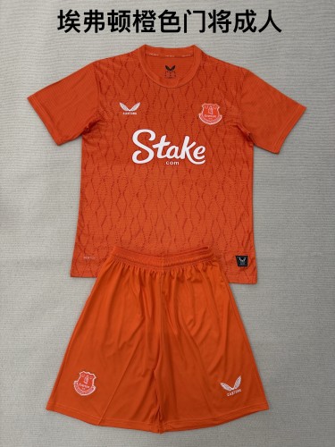 Everton goalkeeper orange with shorts 25-26