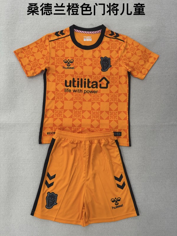 Sunderland goalkeeper orange kid 25-26