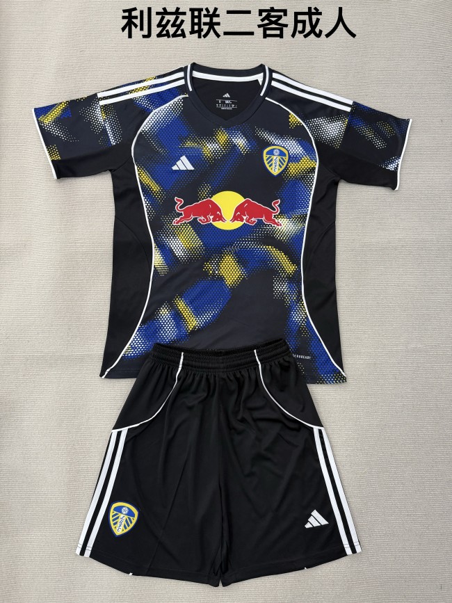 Leeds United third with shorts 25-26