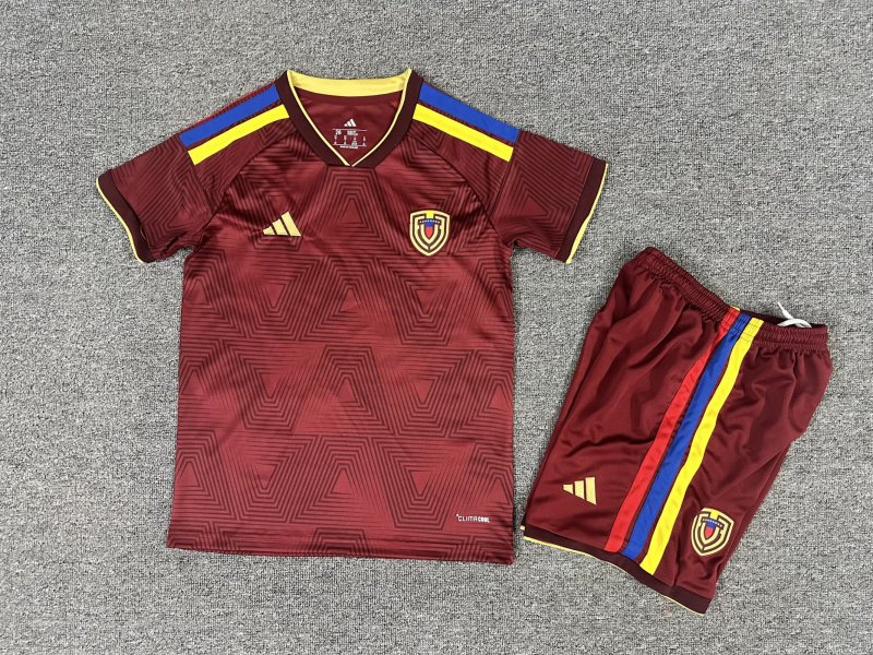 Venezuela home kid 25-26