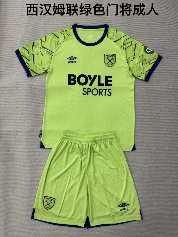 West Ham United goalkeeper green with shorts 25-26