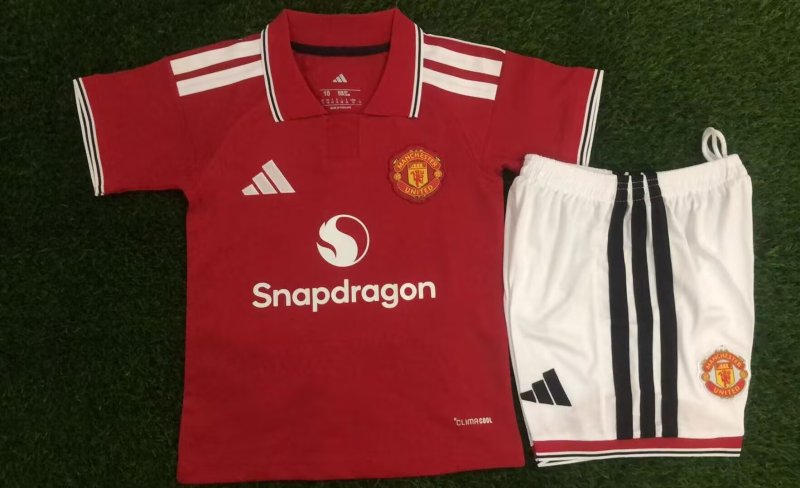 Manchester United home kid 26-27