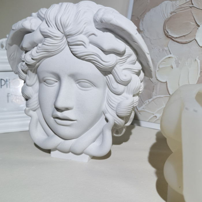 New mold Large Medusa Diy 3D Silicone Candle Mold Face Snake Hair Mythical Characters Sculpture Statue Gypsum Home Decor Wax Mould