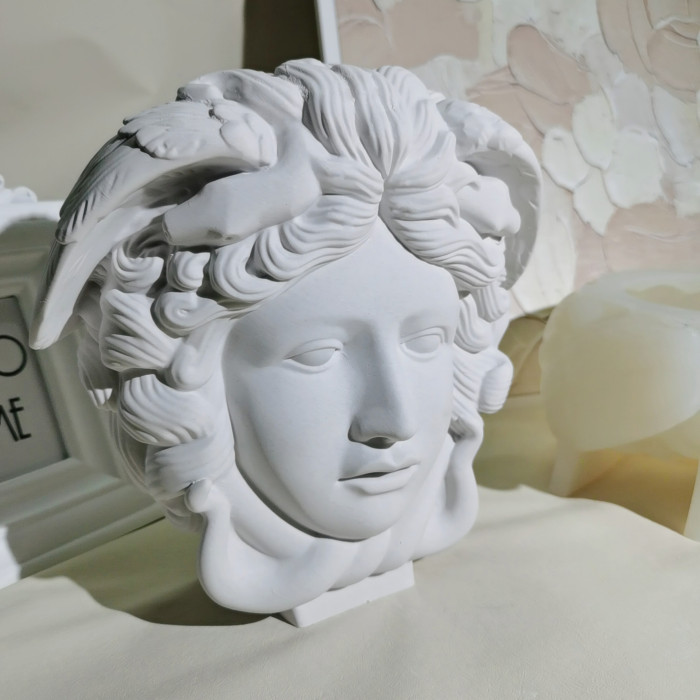 New mold Large Medusa Diy 3D Silicone Candle Mold Face Snake Hair Mythical Characters Sculpture Statue Gypsum Home Decor Wax Mould