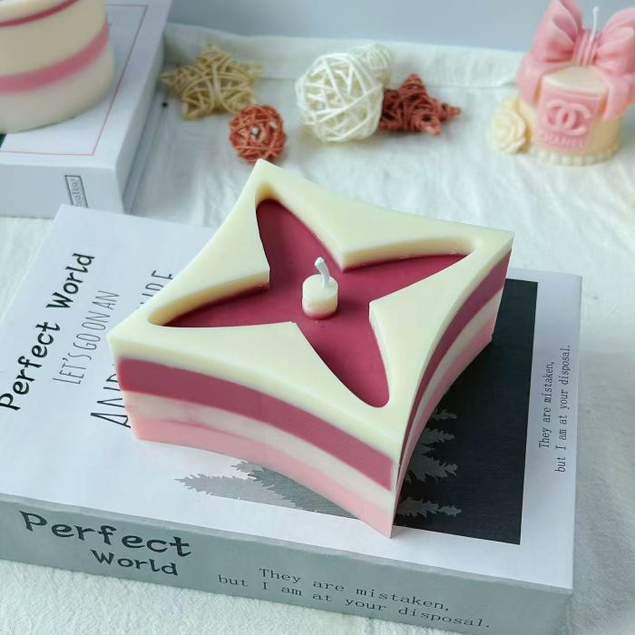 Luxury Designer Brand Two Tone Layered Soy Scented Candle Four Leaf Clover & Four Pointed Star Aromatherapy Candle Ins Aesthetic Table Ornament Valentine Birthday Holiday Gift For Women