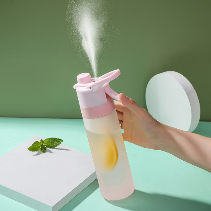 China Warehouse BPA FREE Plastic 20oz Spray Water Bottle