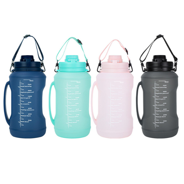 China Warehouse 64oz Large Collapsible Reusable Portable Silicone Travel Water Bottles with Time Markers and Carry Strap