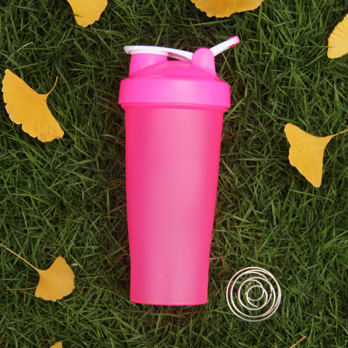 China Warehouse 20oz Plastic Shaker Cups Water bottle Leekproof Cup