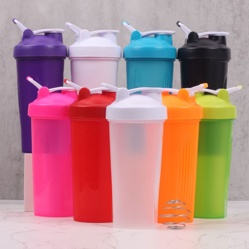 China Warehouse 20oz Plastic Shaker Cups Water bottle Leekproof Cup