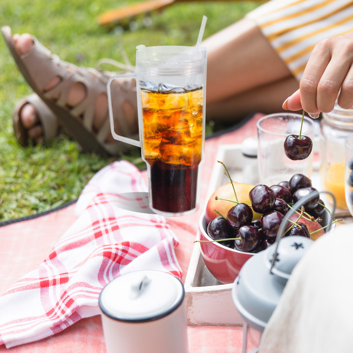 US Warehouse 40oz clear Acrylic plastic snow globe Cup with plugs Mixed colored lid and straw