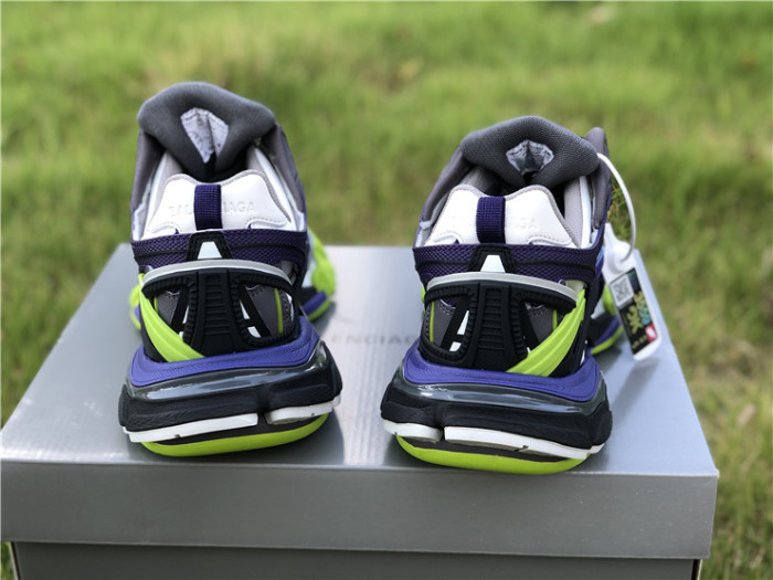 B 17FW Tripe-S High End Sneaker-103