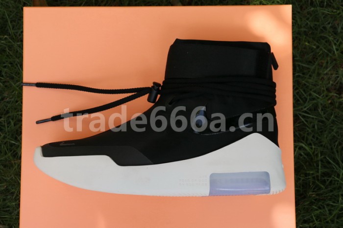Authentic Nike Air Shot Around “Black”