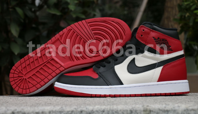 Authentic Air Jordan 1 Retro High OG “Bred Toe” GS