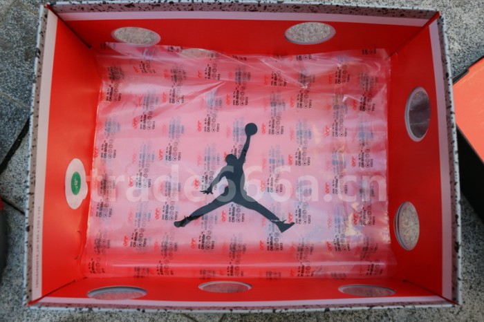 Authentic OFF WHITE x Air Jordan 4 “Bred”