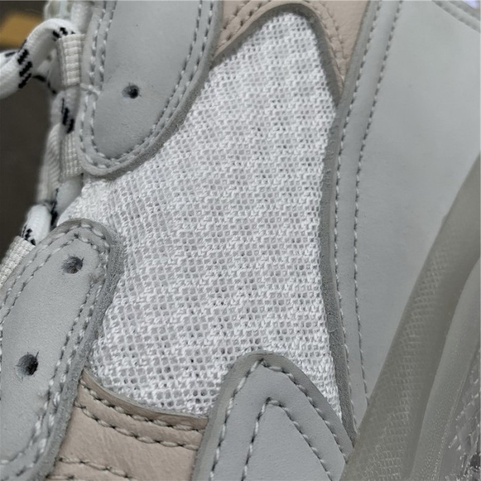 B 17FW Tripe-S High End Sneaker-053
