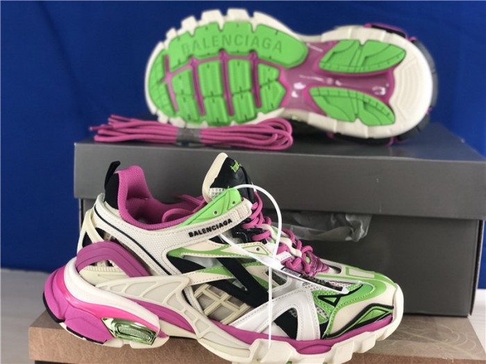 B 17FW Tripe-S High End Sneaker-125