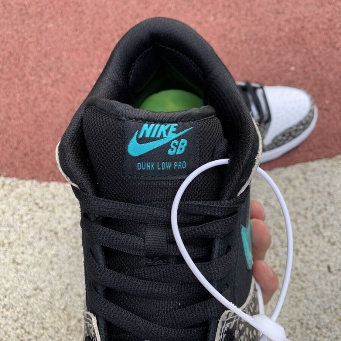 Authentic Nike SB Dunk Low“Elephant”