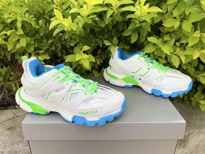 B 17FW Tripe-S High End Sneaker-208