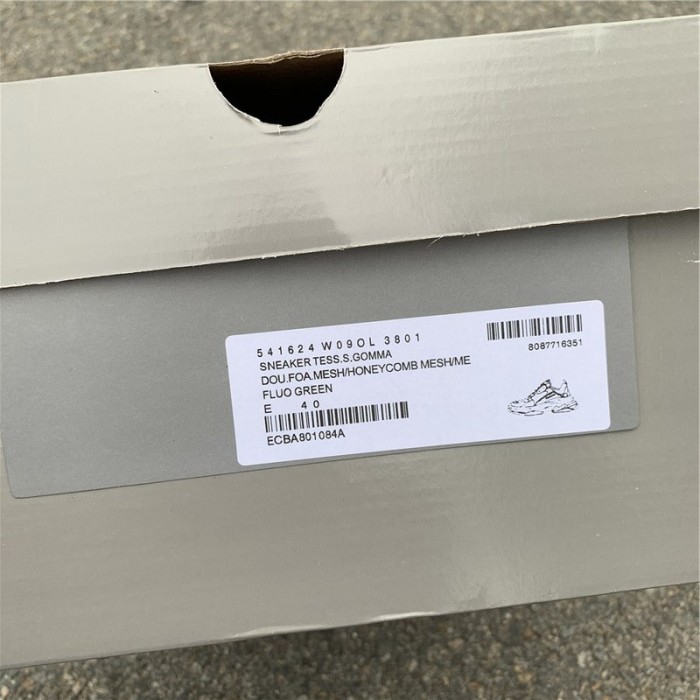 B 17FW Tripe-S High End Sneaker-054