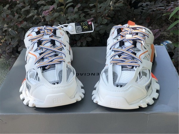 B 17FW Tripe-S High End Sneaker-215