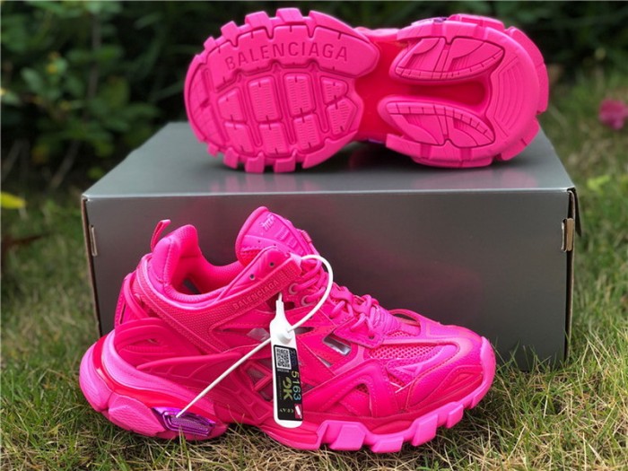 B 17FW Tripe-S High End Sneaker-131