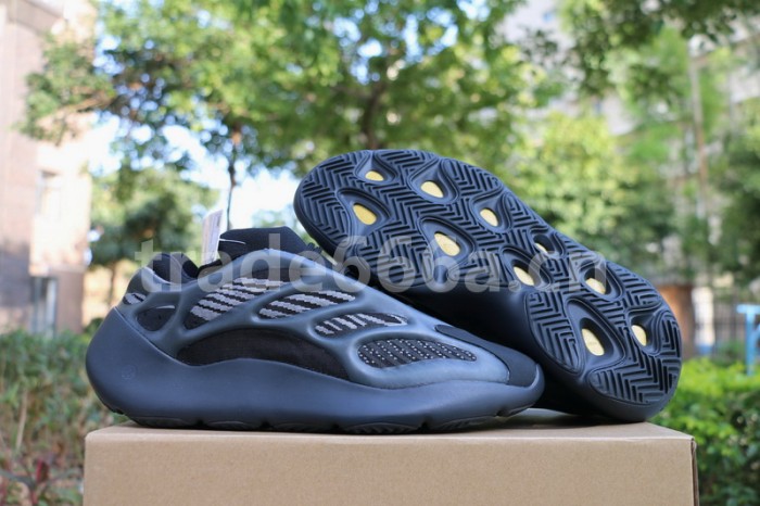 Authentic Yeezy 700 V3 “Alvah”
