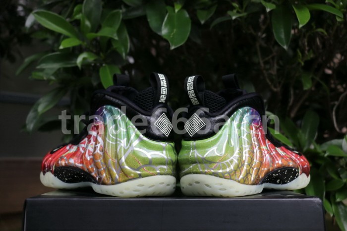 Authentic Nike Air Foamposite One “Green Strike”