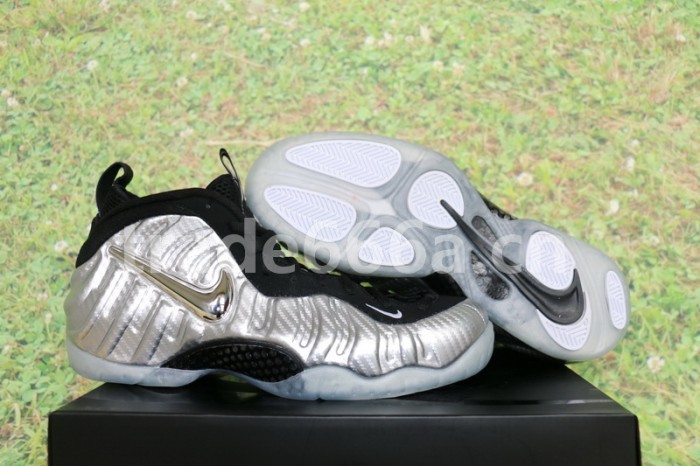 Authentic Nike Air Foamposite Pro “Silver Surfer”