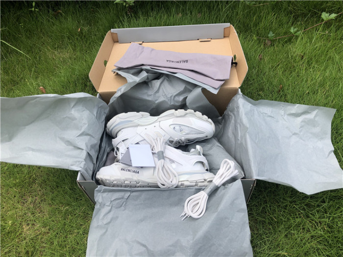 B 17FW Tripe-S High End Sneaker-086