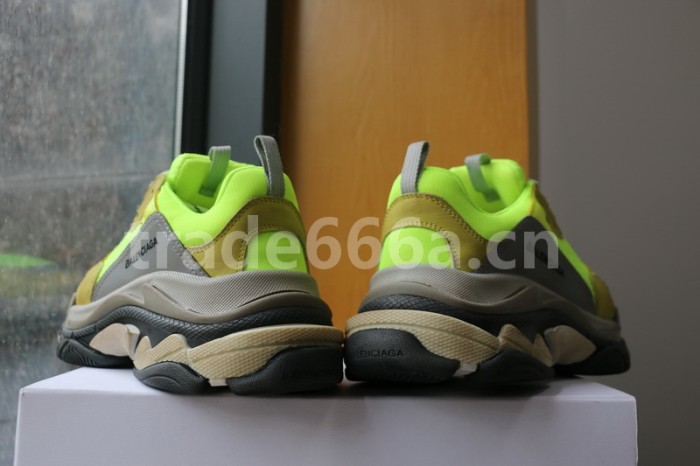 B 17FW Tripe-S High End Sneaker-032