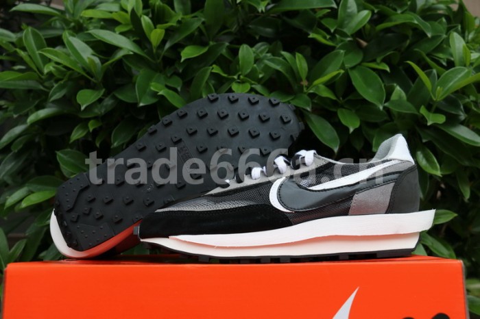 Sacai x Nike Waffle Daybreak BV0073-001