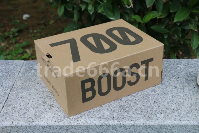 Authentic Yeezy 700“Analog”