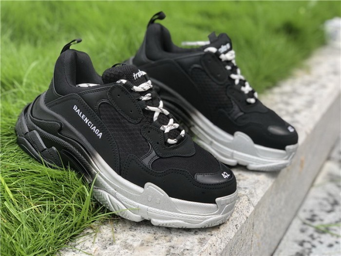 B 17FW Tripe-S High End Sneaker-138