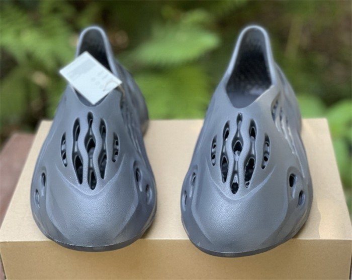 Authentic Yeezy Foam runner Onyx