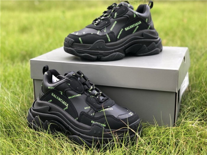 B 17FW Tripe-S High End Sneaker-156