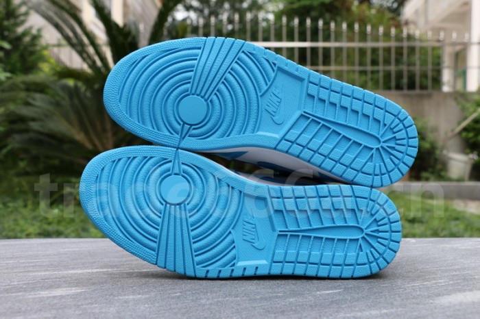 Authentic Air Jordan 1 Retro High OG “UNC”