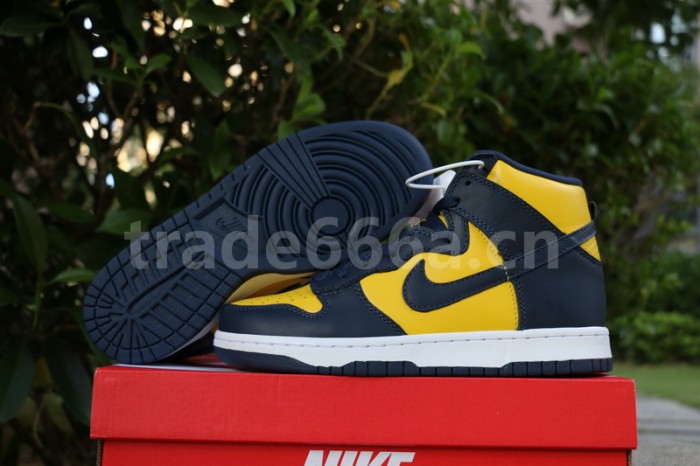 Authentic Nike Dunk High “Michigan” Women size